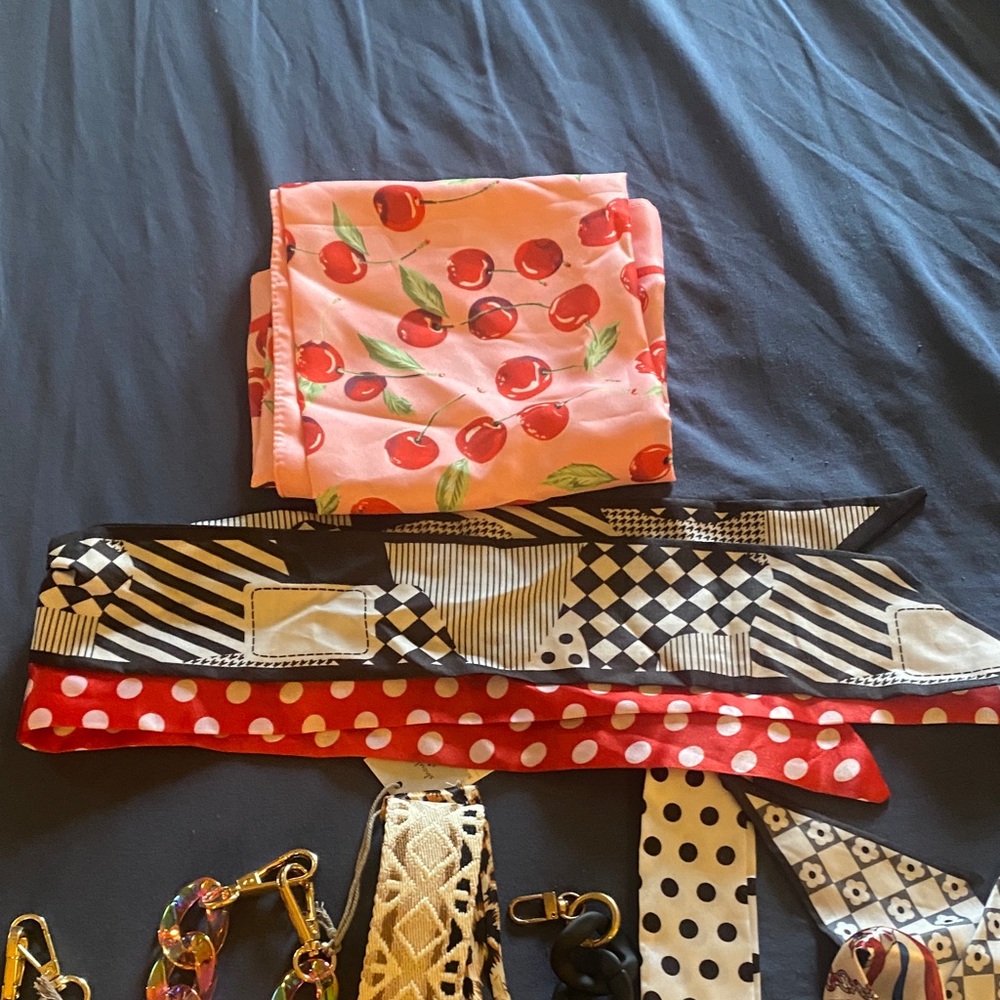 Multicolor Women's Accessory Set - Picture 4 of 4